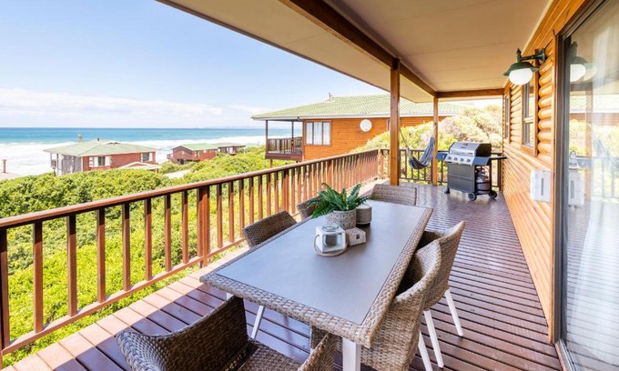 Bothastrand House | Beach House - Stunning Sea Views - Beach 3 min Walk