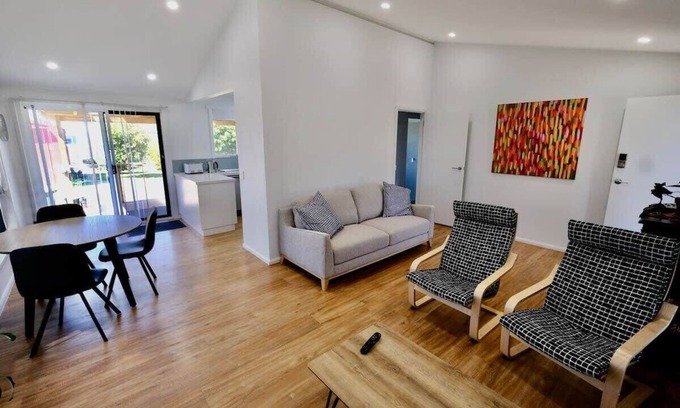 East Devonport House | Beach House with Sea Views and a Large Backyard