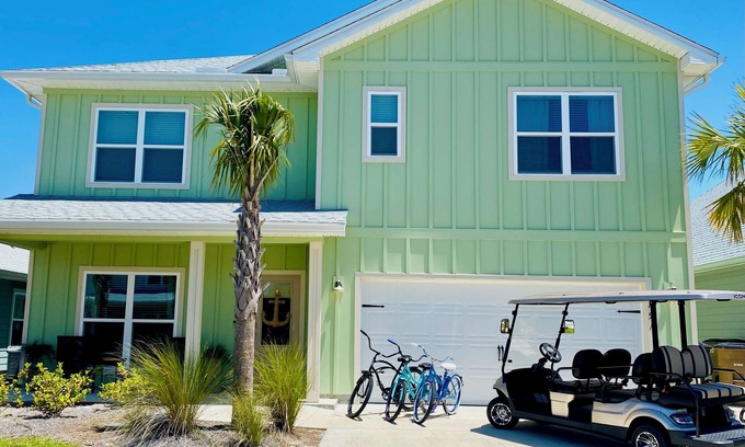 Port St. Joe House | Beach House with Golf Cart, Grill & Two Pools!