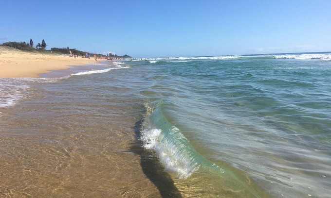 Buddina Apartment | BEACH Luxury Upmarket 2B 2B unit, OCEAN VIEWS! 250m to BUDDINA BEACH!