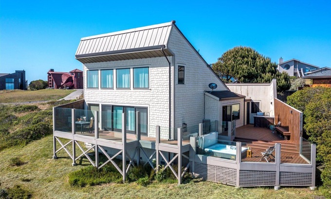 Dillon Beach House | Beach Nest-Gorgeous Ocean Cottage! Sauna! VIEWS! HtTb/PoolTble/Pup/WiFi