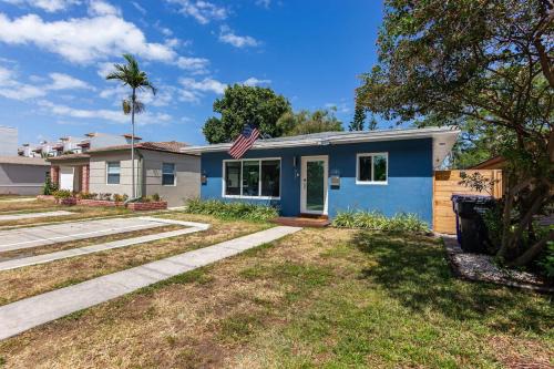 Royal Poinciana House | Beach Oasis Golf View & Near Hollywood Beach