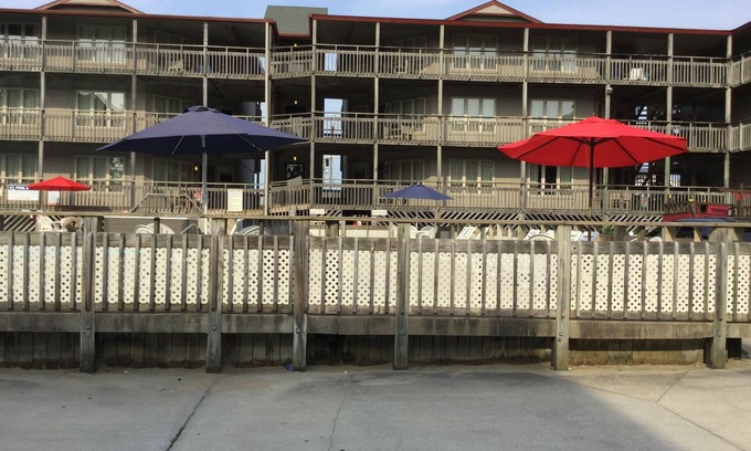 Kill Devil Hills Condo | Beach/Oceanfront Condo @ Outer Banks Beach Club, 3Pools, close to beach/shops