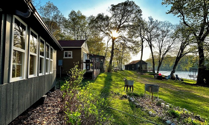 South Haven Cabin | Beach Retreat - Cabin 3