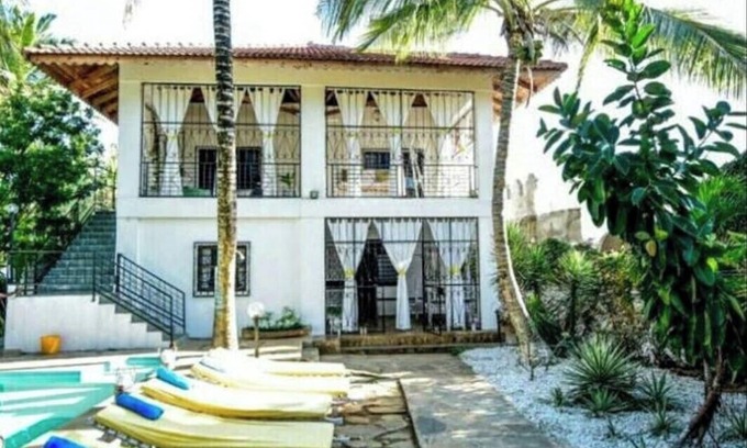 Watamu Villa | Beach road villa