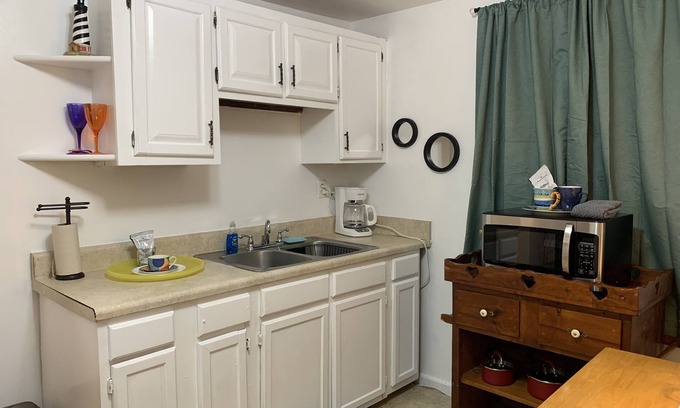 Cottage Line Apartment | Beach Side Studio #2 Apts by RedAwning