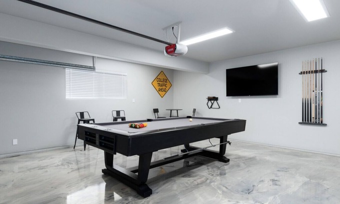 Oceano House | Beach Street Retreat | Sleeps 9 | Game Room