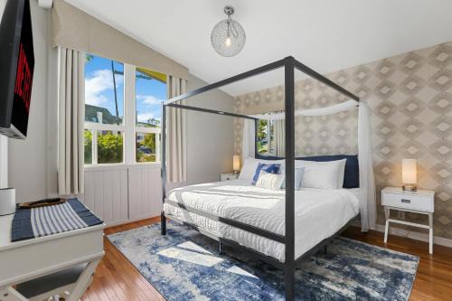 Belmont Shore Villa | Beach Villa * Hot Tub * Steps to Beach