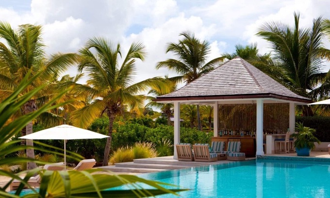 Long Island Villa | Beachert Villa - 5 bedroom