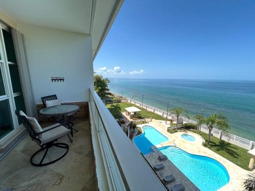 Stella Apartment | Beachfront 5th floor at Pelican Reef