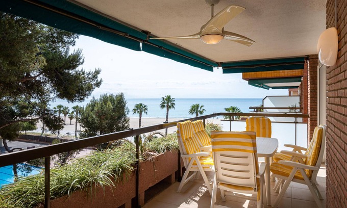 Torredembarra Apartment | Beachfront Apartment with Pools in Torredembarra