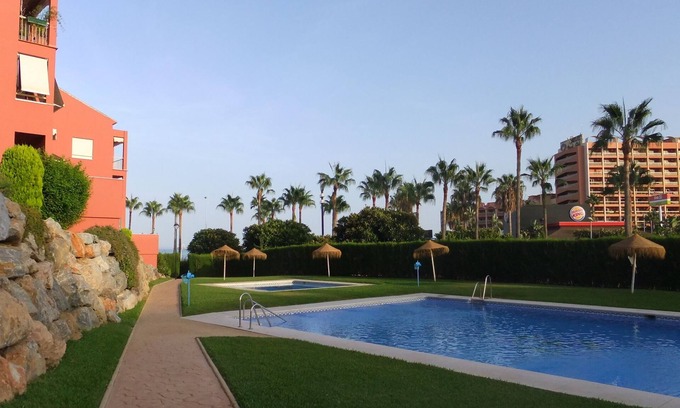 Torrequebrada Apartment | Beachfront apartment
