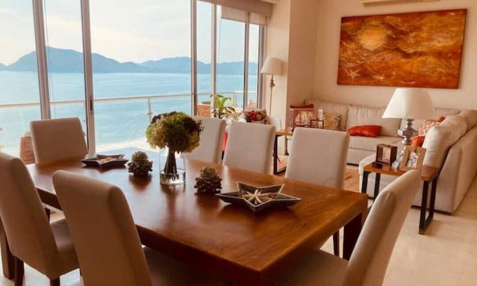 Olas Altas Apartment | Beachfront apartment in Ponto Horizonte.