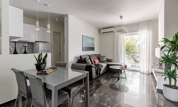 Athens Apartment | Beachfront apartment in Voula w/balcony
