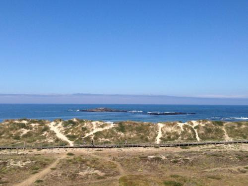 Vila do Conde Apartment | Beachfront Apartment with Swimming Pool