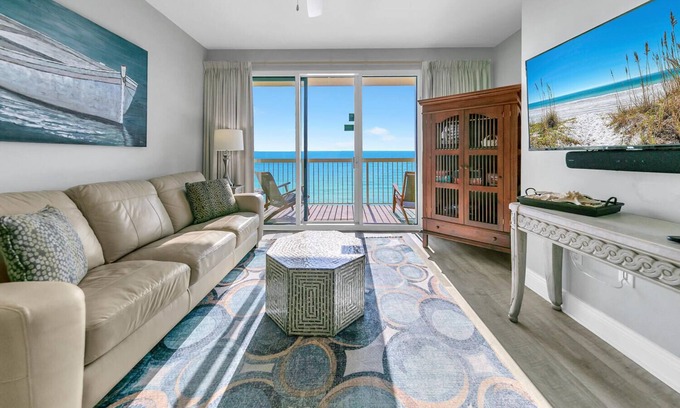 Miramar Beach Condo | 🏖️BeachFront-Beach Service-Heated Pool-Celadon 1902🏖️