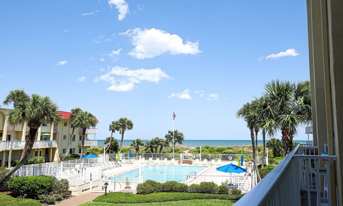 St. Augustine Beach Condo | Beachfront Condo w/Ocean Views, Direct Beach Access + 15min to Downtown!