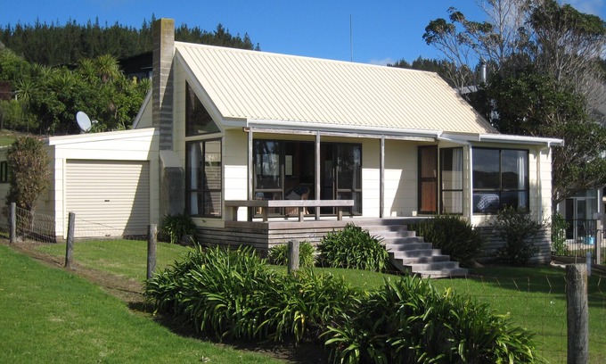 Opito Bay Cottage | Beachfront Cottage - Opito Bay Holiday Cottage