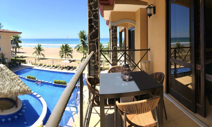 Barrio Los Villalobos Apartment | Beachfront dream apartment, recently remodeled
