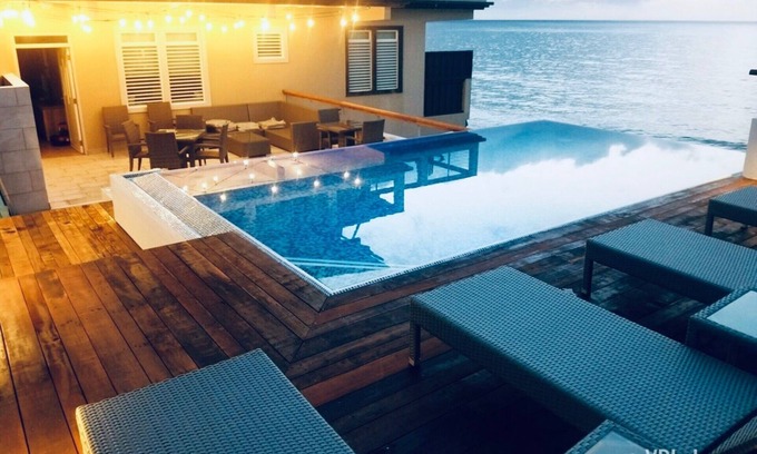 Rio Grande House | ★ Beachfront ★ Infinity Pool ★ Gated Parking★ Bedroom AC ★ Free Laundry & WiFi ★