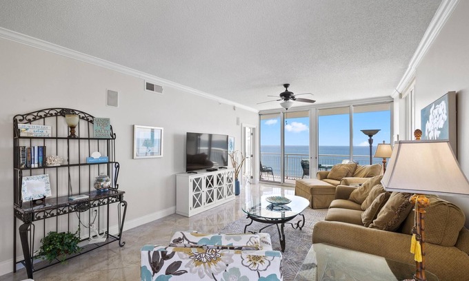 Navarre Beach Condo | Beachfront Luxury at The Pearl- Includes Beach Service
