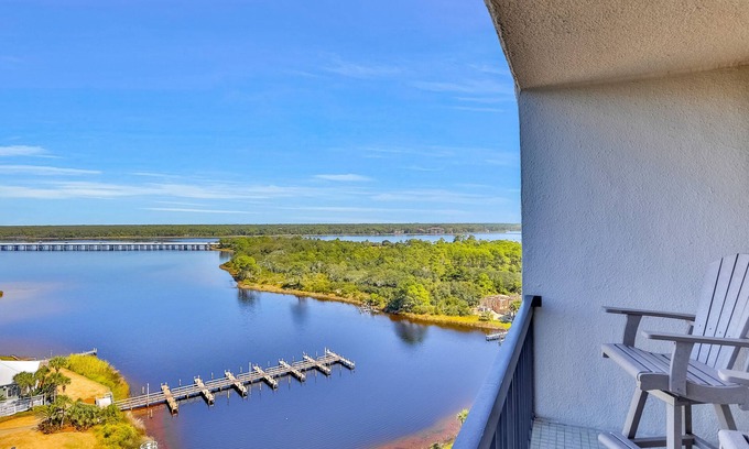 Sunnyside House | Beachfront penthouse with Gulf views, pools, beach chairs, saunas & tennis