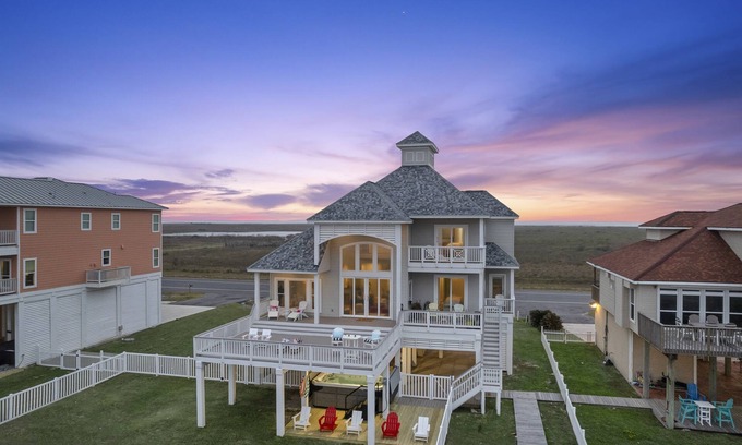Miramar House | Beachfront | Private Swim Spa | Pet Friendly