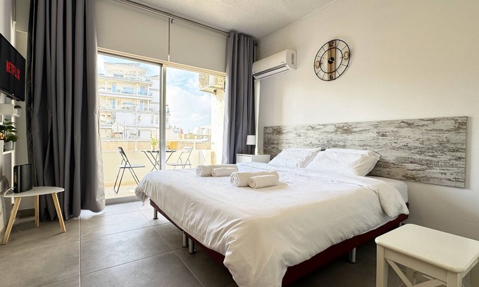 Skala Apartment | Beachfront SeaJoy Larnaka Makenzy - 50m to Beach