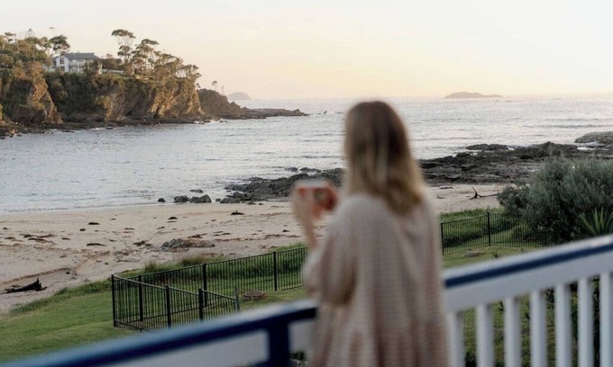 Malua Bay House | Beachfront Shack · Absolute Beachfront | EV & Pet Friendly Malua Bay