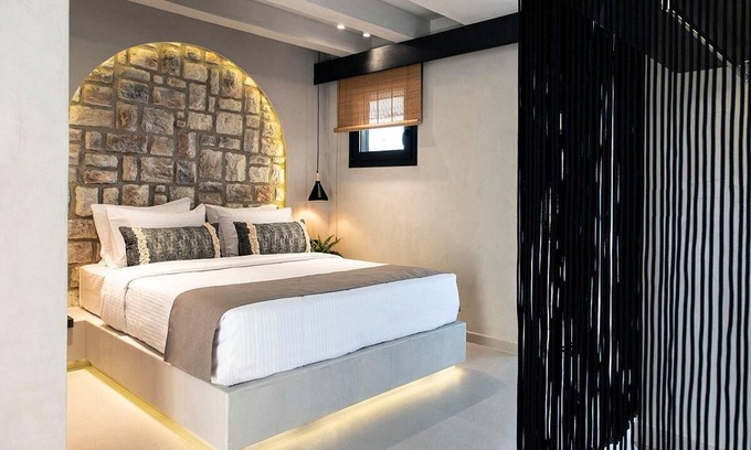 Almyros Villa | Beachfront Suite Access to the beach