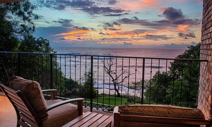 Playa Langosta Apartment | ♆Beachfront, Sunset, & Ocean Views with Elevator♆