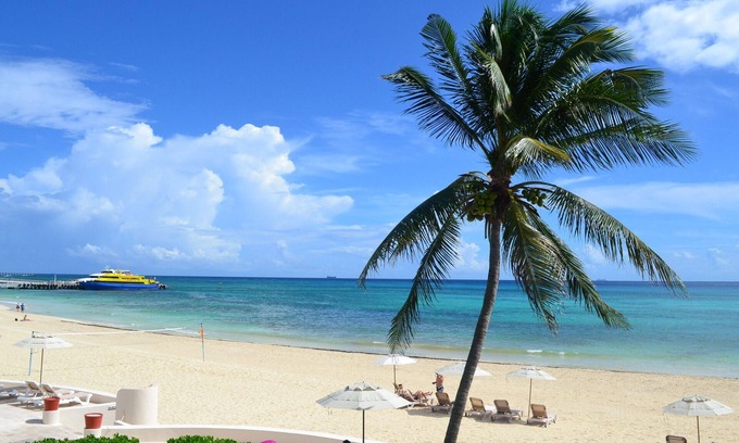 Playacar Fase I Condo | BEACHFRONT The best view of the beach! 3 Bedroom 3 Bath condo in Xaman ha