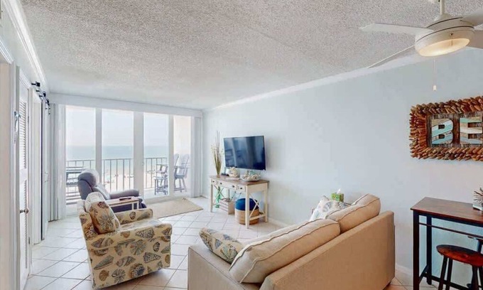Gulf Shores Condo | Beachfront Views|2 bedroom|Gulf Shores|Sleeps 6!