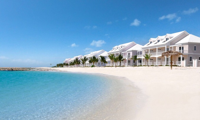 Palm Cay Villa | Beachfront - White Sand - Turquoise Water - Pool