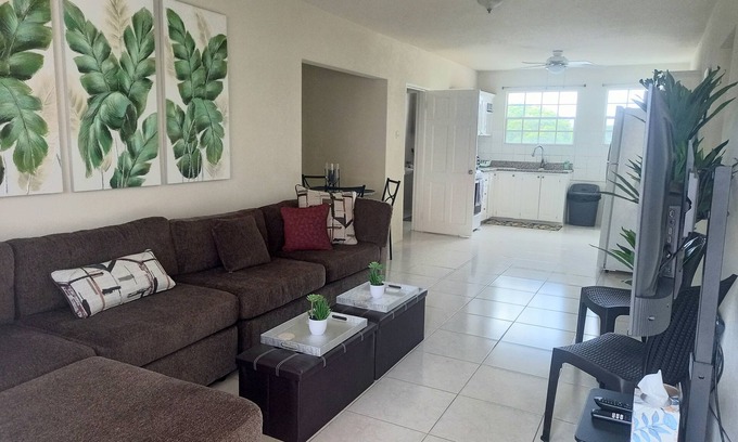 Maxwell Condo | Beachside Bliss: Modern Condo