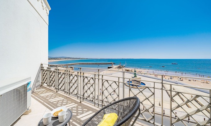Ameijeira Apartment | Beachside chic apartment [99]