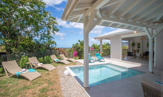 Sainte-Anne House | Beachside Corail