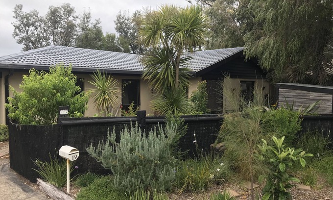 San Remo House | Beachside family holiday retreat
