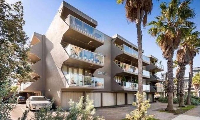 St Kilda West Apartment | Beachside Harbour apartment