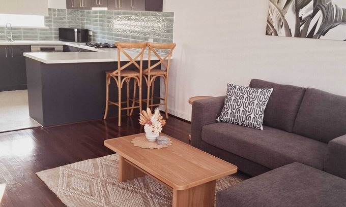 Rockingham Apartment | Beachside Homely Flat in Rockingham