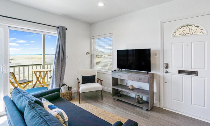 Old Towne House | Beachside Oasis