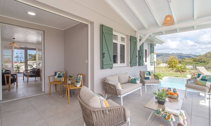 Sainte-Anne House | Beachside Seahorse
