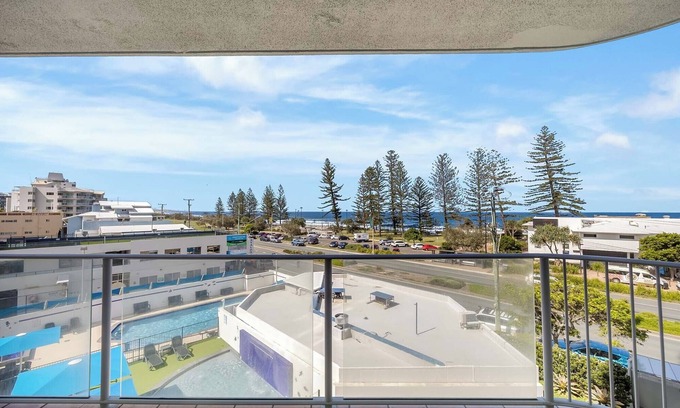 Alexandra Headland Apartment | Beachside Superior Apartment