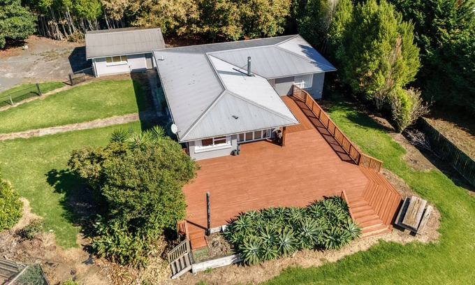 Clarks Beach House | Beachview Bliss - Clarks Beach Holiday Home
