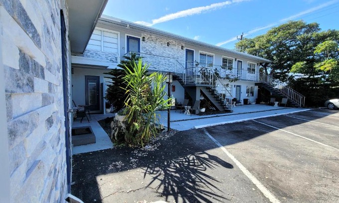 East Ocean Ave Apartment | BEACHWAY INN