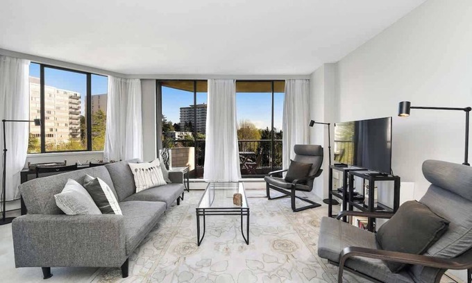 James Bay Condo | Beacon Hill View Condo