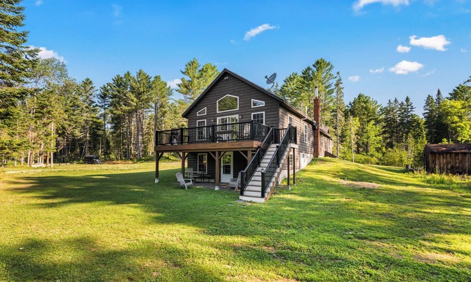 Oquossoc House | Beagle Lodge - Four season getaway - with shared waterfront and snowmobile access from your door!