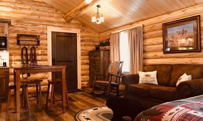 Kila Cabin | Bear Cabin at Cross WM Ranch - AC/Laundry included