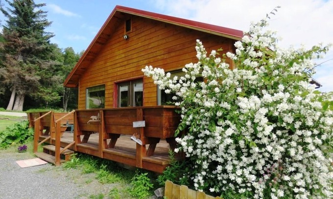 Kachemak House | Bear Canyon Cottages - Garden House