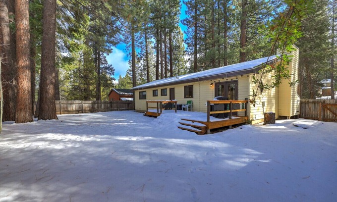Pioneer Trail House | Bear Claw Trails - Dogs + Remodeled + Awesome Yard